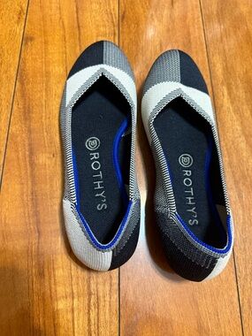 Rothy's Two-Tone Black and Cream Knit Ballet Flats